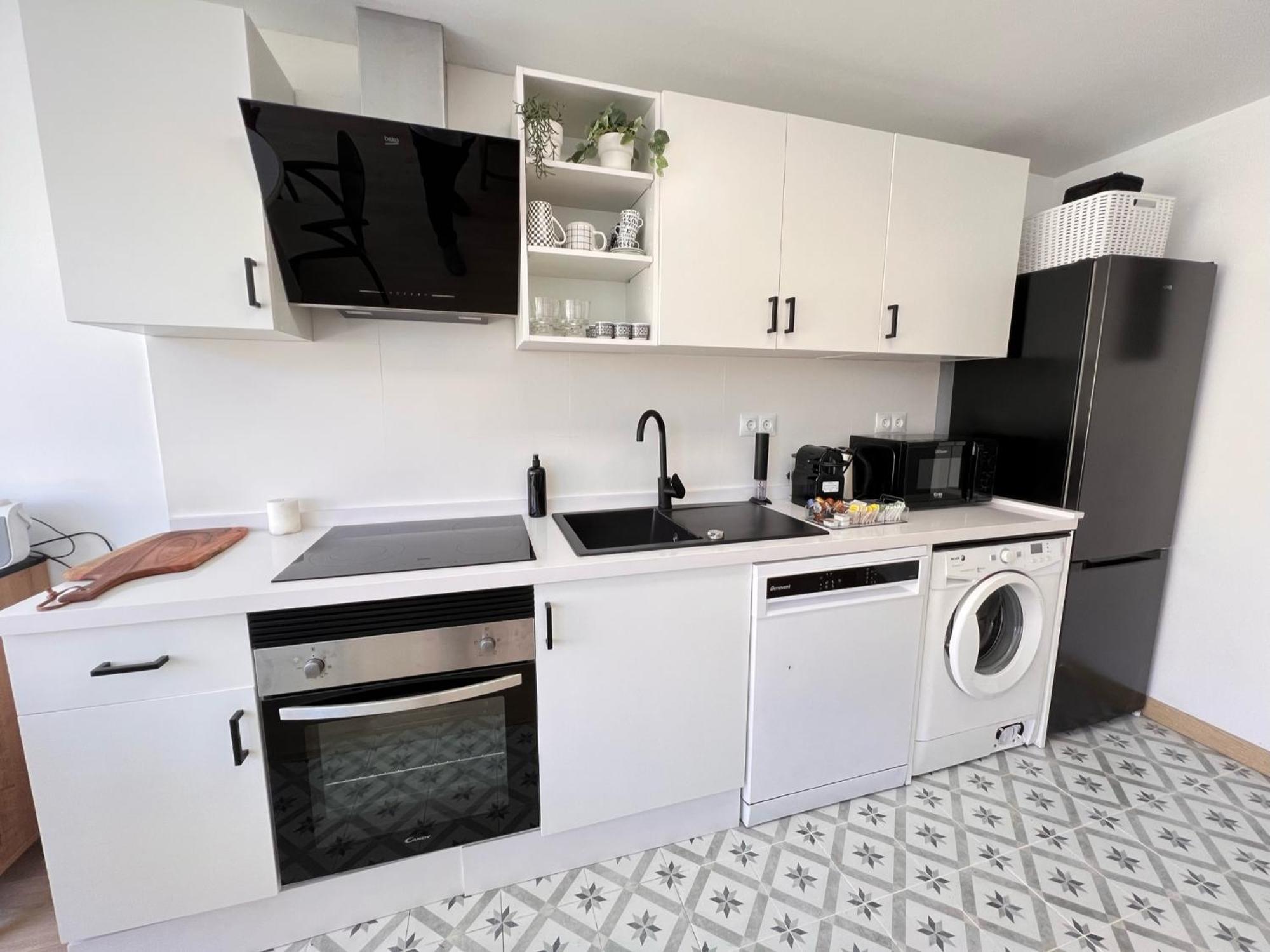 Apartament La Bella Escondida Piscina Campo De Golf Solarium Y Parking En Centro Historico Malaga Zewnętrze zdjęcie